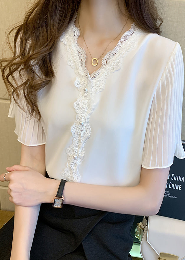 Classic Vintage Shirt with a Flattering Fit