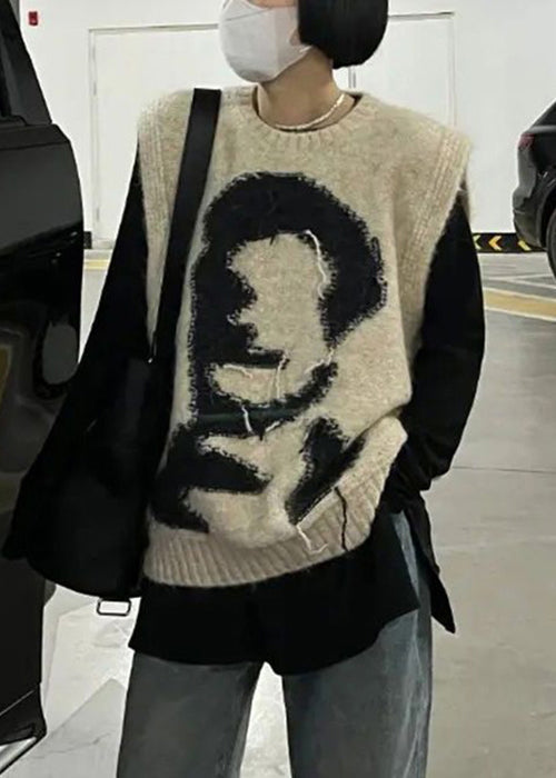 Elegantly Styled Coat for Everyday Wear