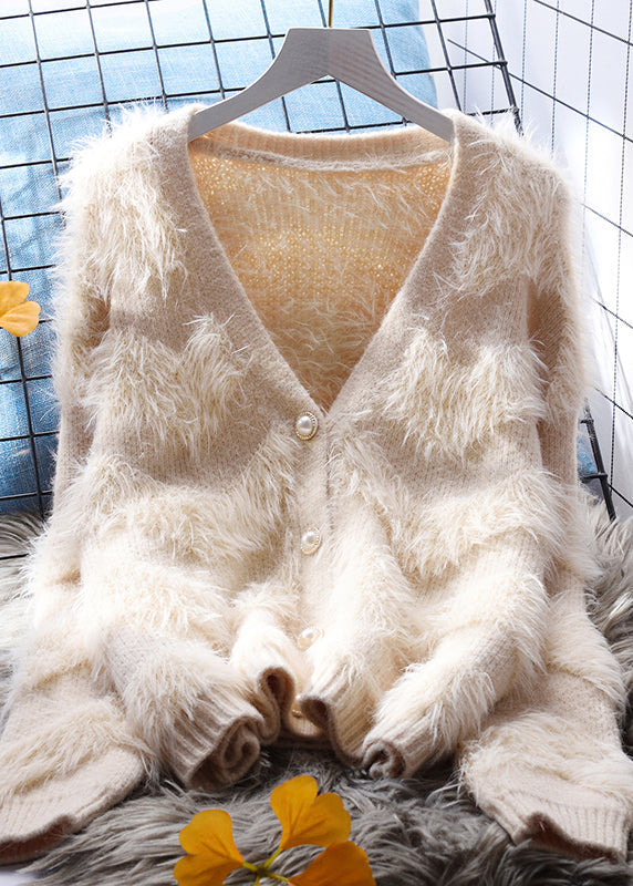 Well Tailored Cardigan with a Graceful Silhouette