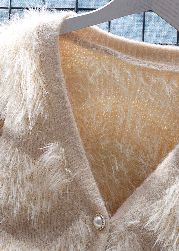 Well Tailored Cardigan with a Graceful Silhouette