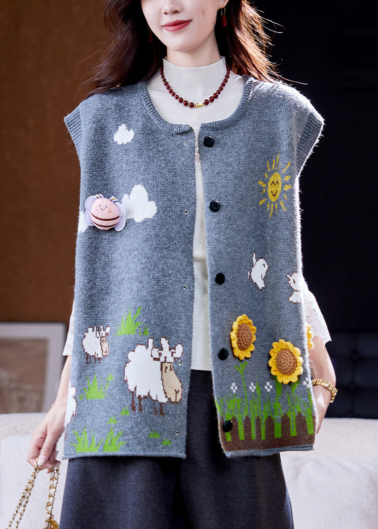 Effortlessly Elegant Garment with a Timeless Design