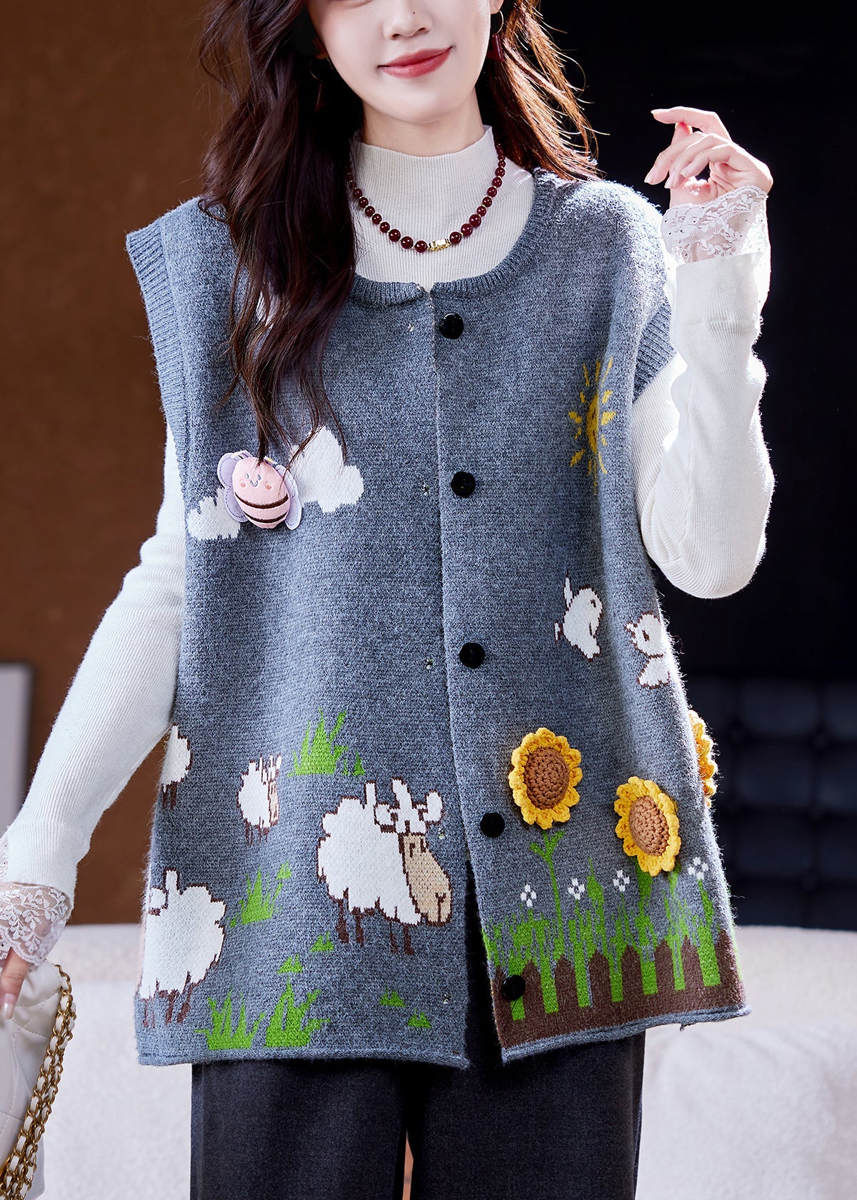 Effortlessly Elegant Garment with a Timeless Design