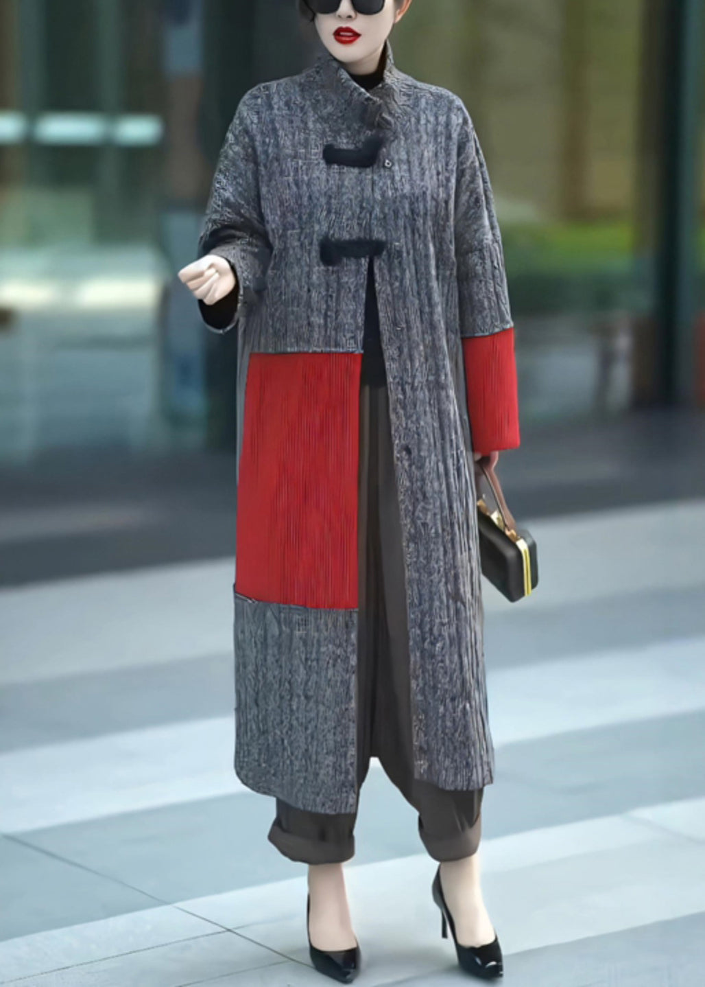 Well Tailored Coat with a Graceful Silhouette