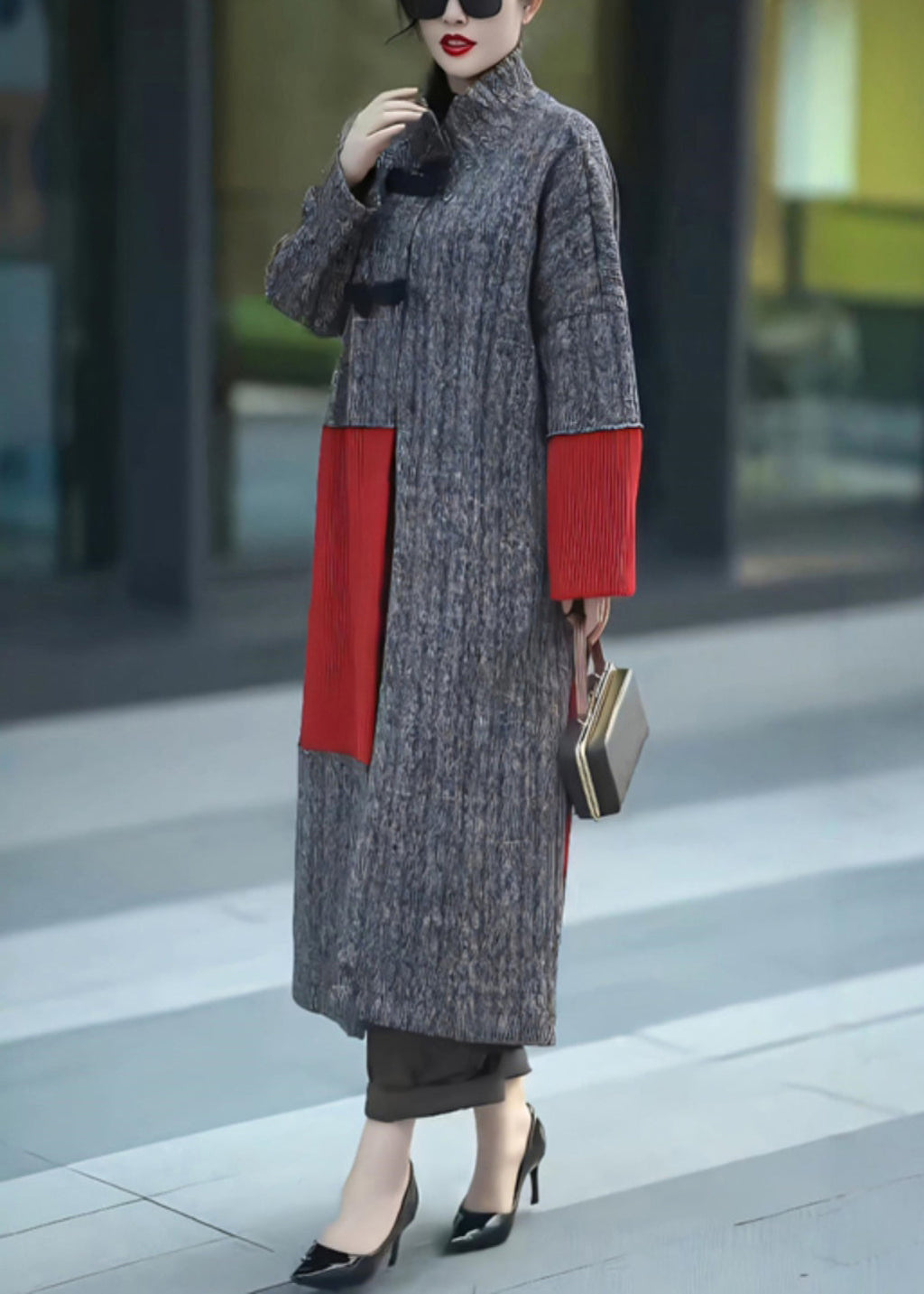 Well Tailored Coat with a Graceful Silhouette