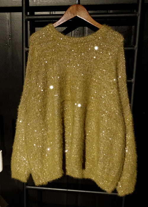 A Vintage Style Top with Delicate Timeless Details