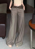 Well Tailored Pants with a Graceful Silhouette