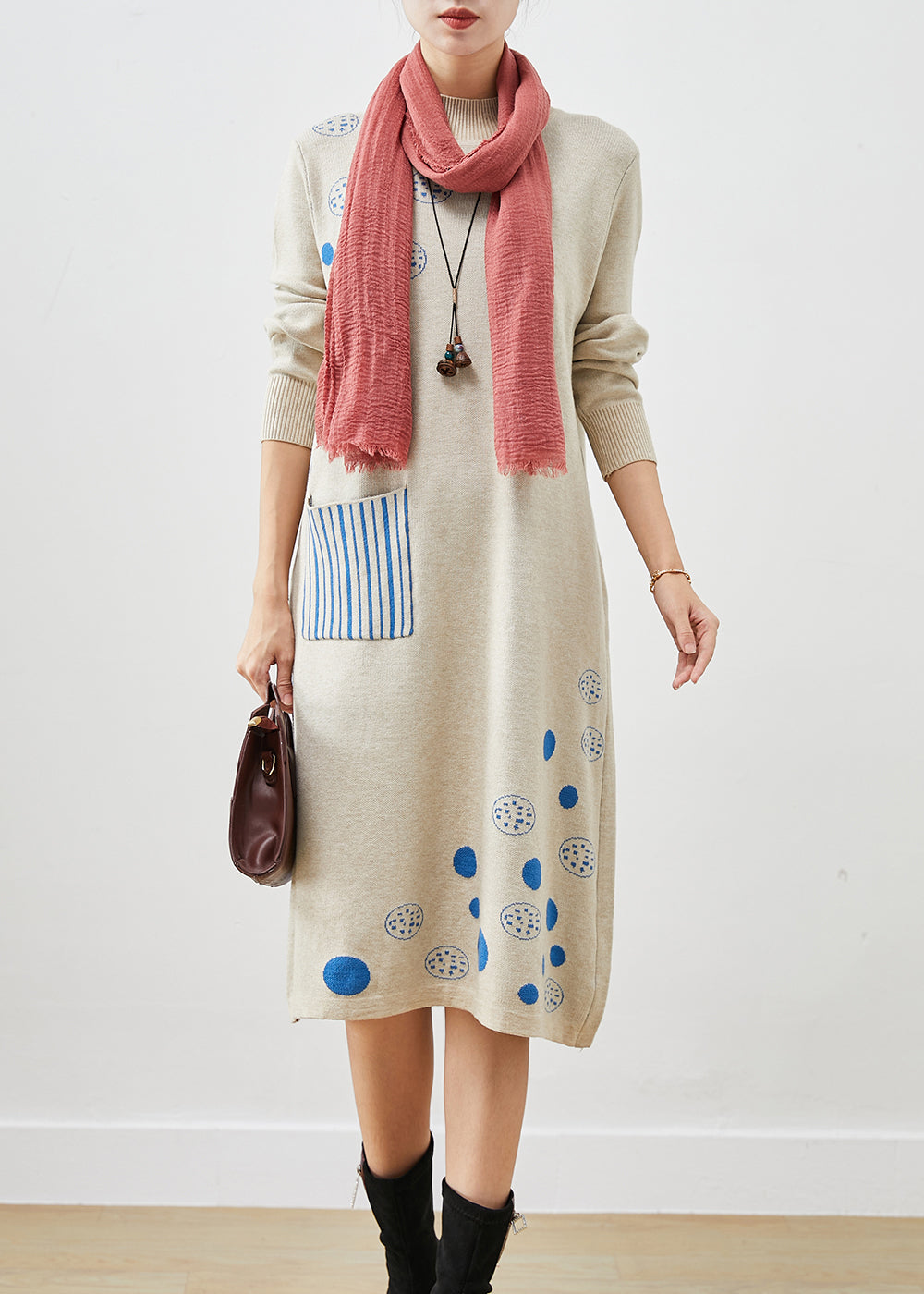 Classic Vintage Dress with a Flattering Fit