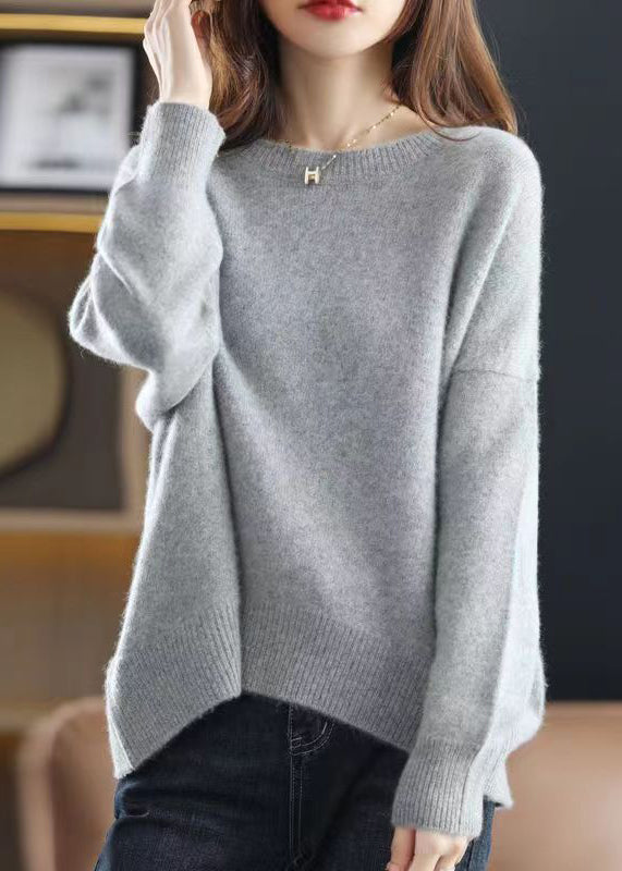 Effortlessly Elegant Sweater with a Timeless Design