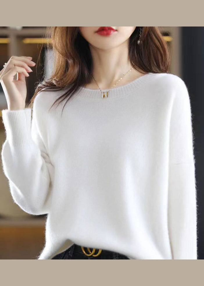Effortlessly Elegant Sweater with a Timeless Design