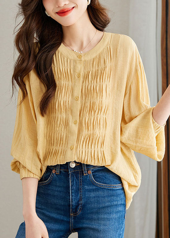 Well Tailored Top with a Graceful Silhouette