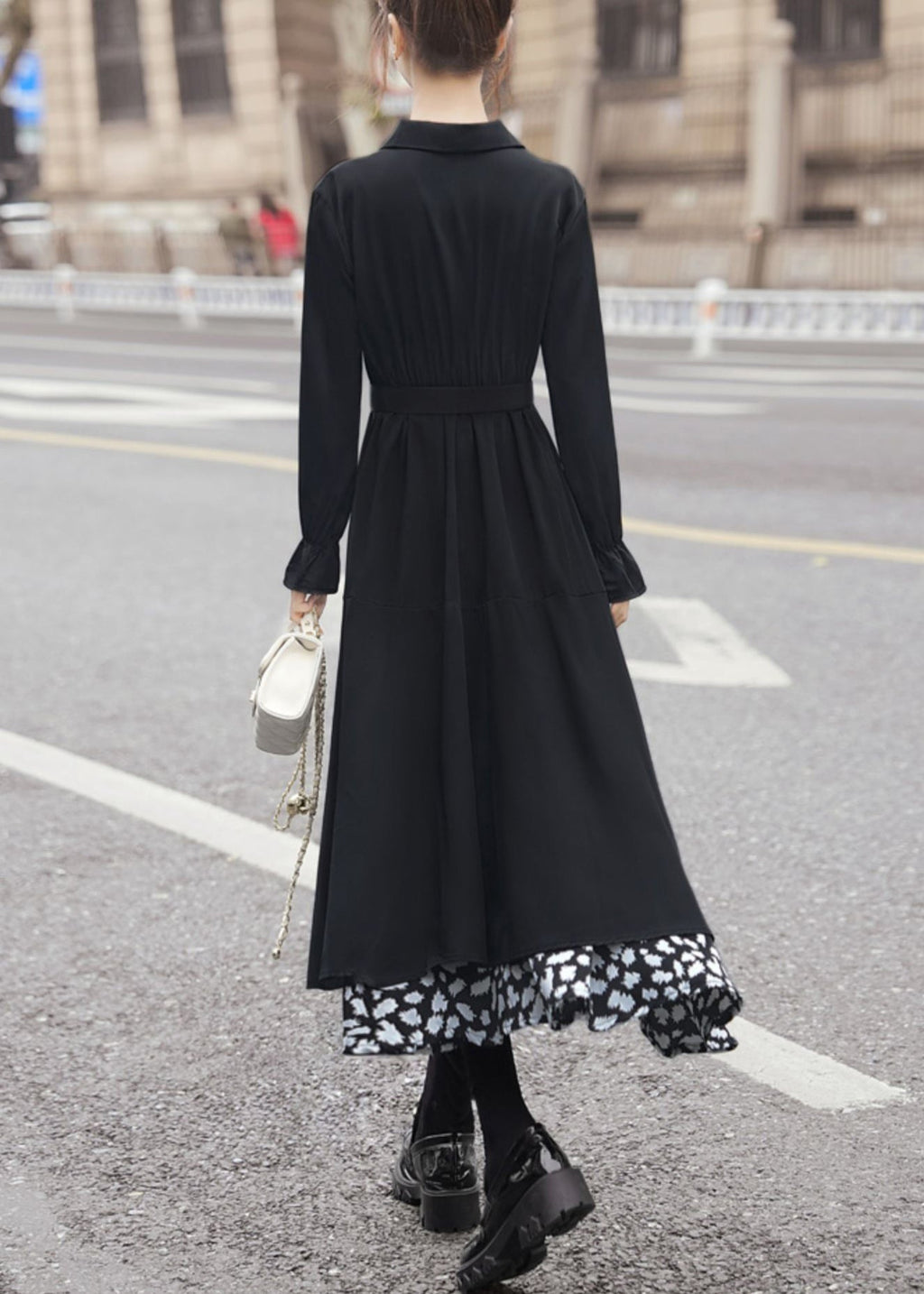 Effortlessly Elegant Dress with a Timeless Design