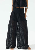 Effortlessly Elegant Pants with a Timeless Design
