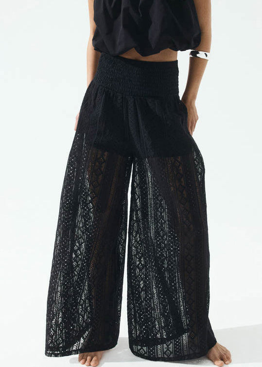 Effortlessly Elegant Pants with a Timeless Design
