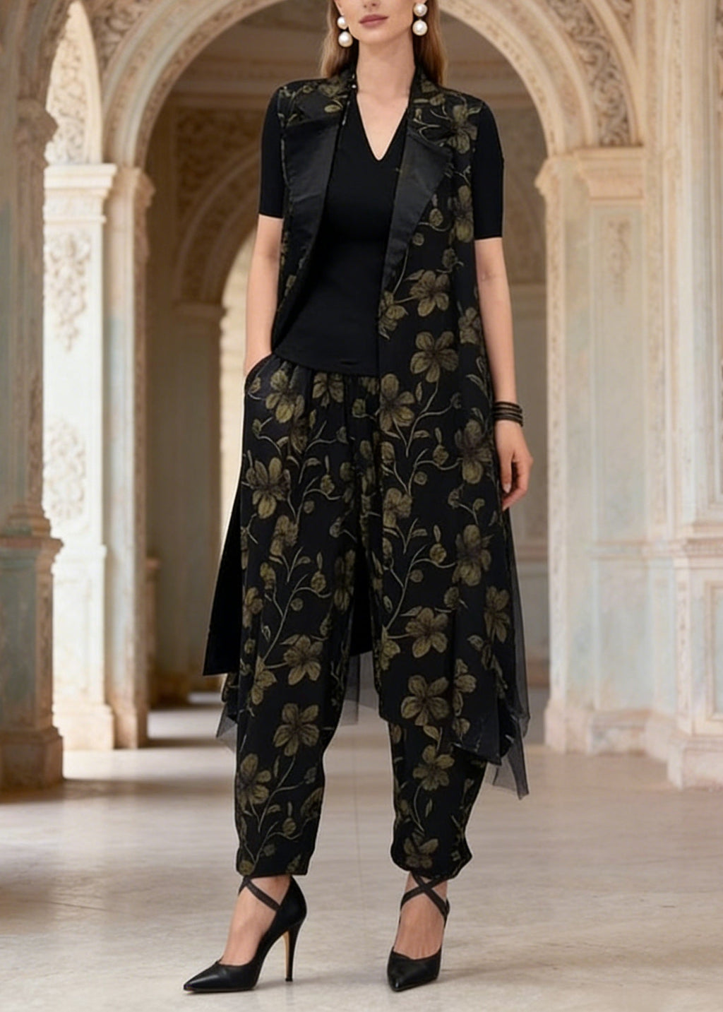 Effortlessly Elegant Pants with a Timeless Design