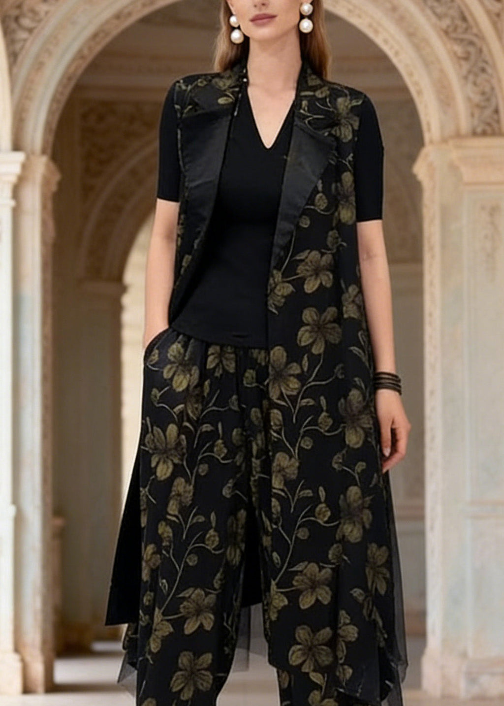 Effortlessly Elegant Pants with a Timeless Design