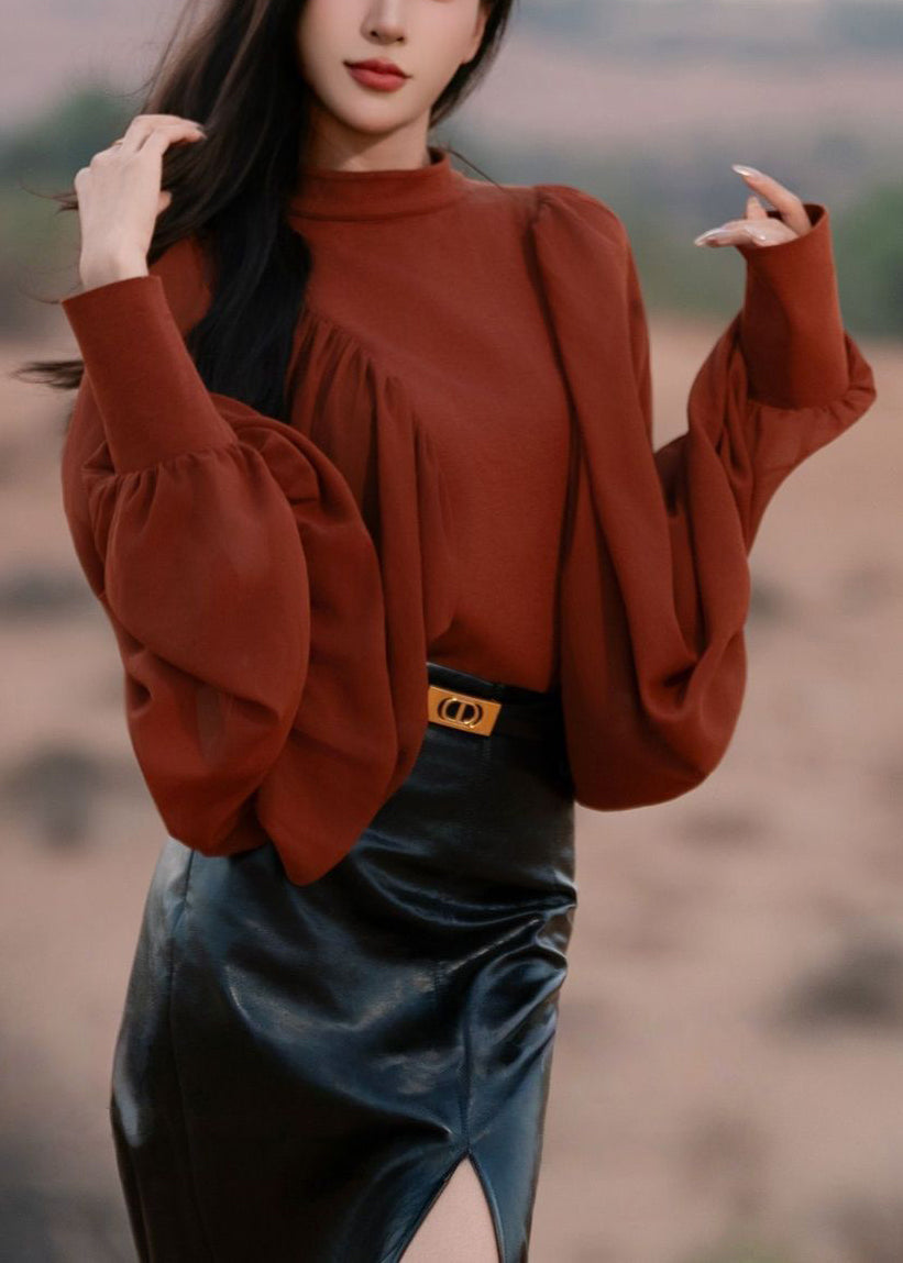 Well Tailored Blouse with a Graceful Silhouette