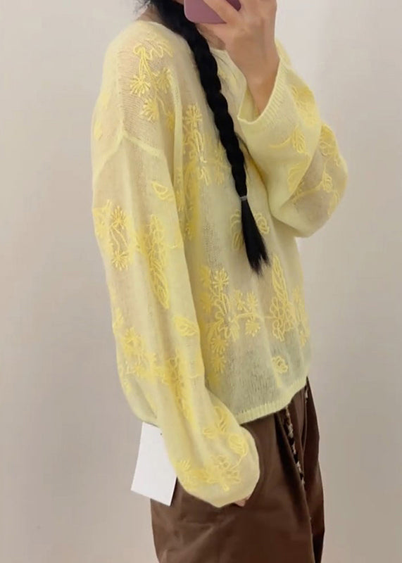 Effortlessly Elegant Sweater with a Timeless Design