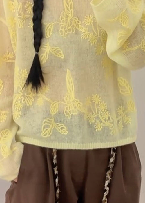 Effortlessly Elegant Sweater with a Timeless Design