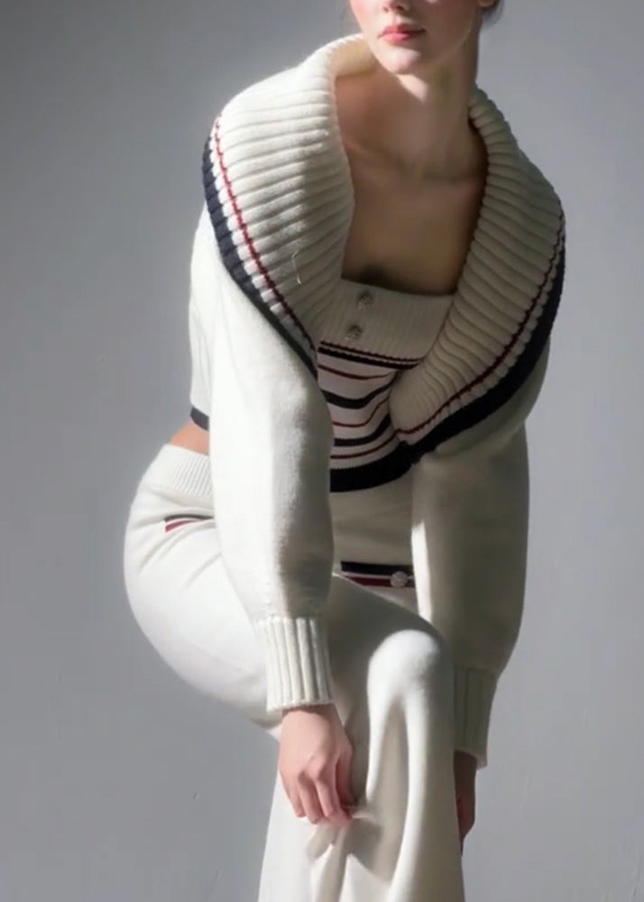 Well Tailored Cardigan with a Graceful Silhouette