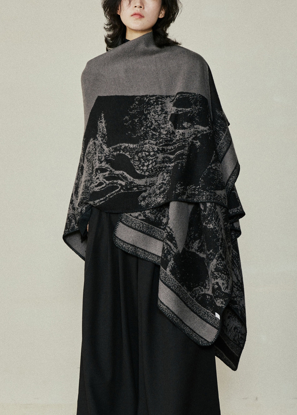 Effortlessly Elegant Coat with a Timeless Design
