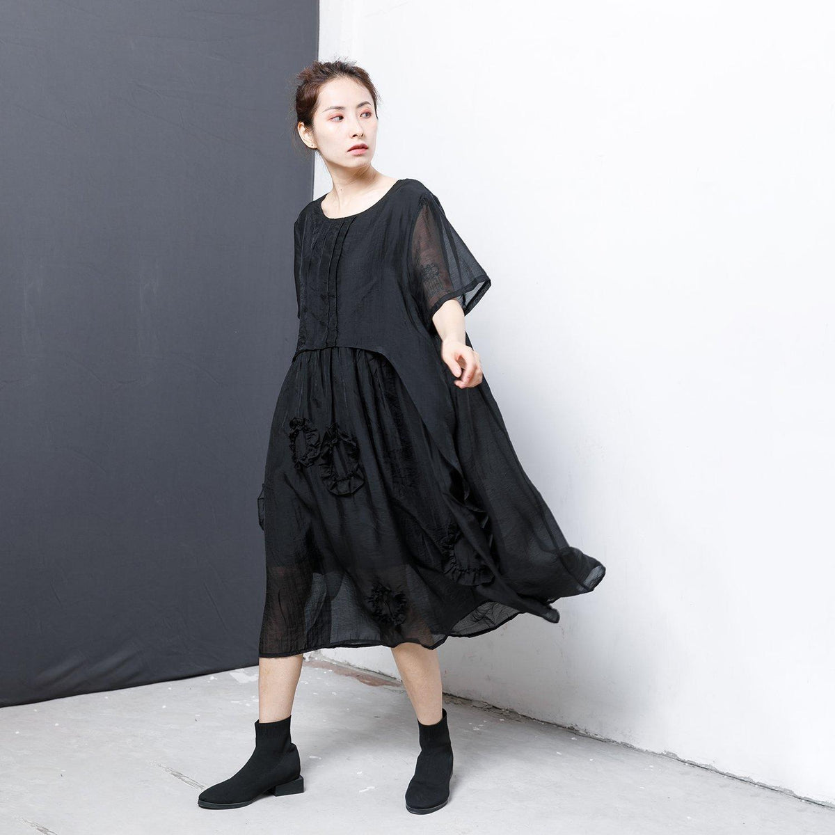 Gracefully Styled Dress for Any Occasion