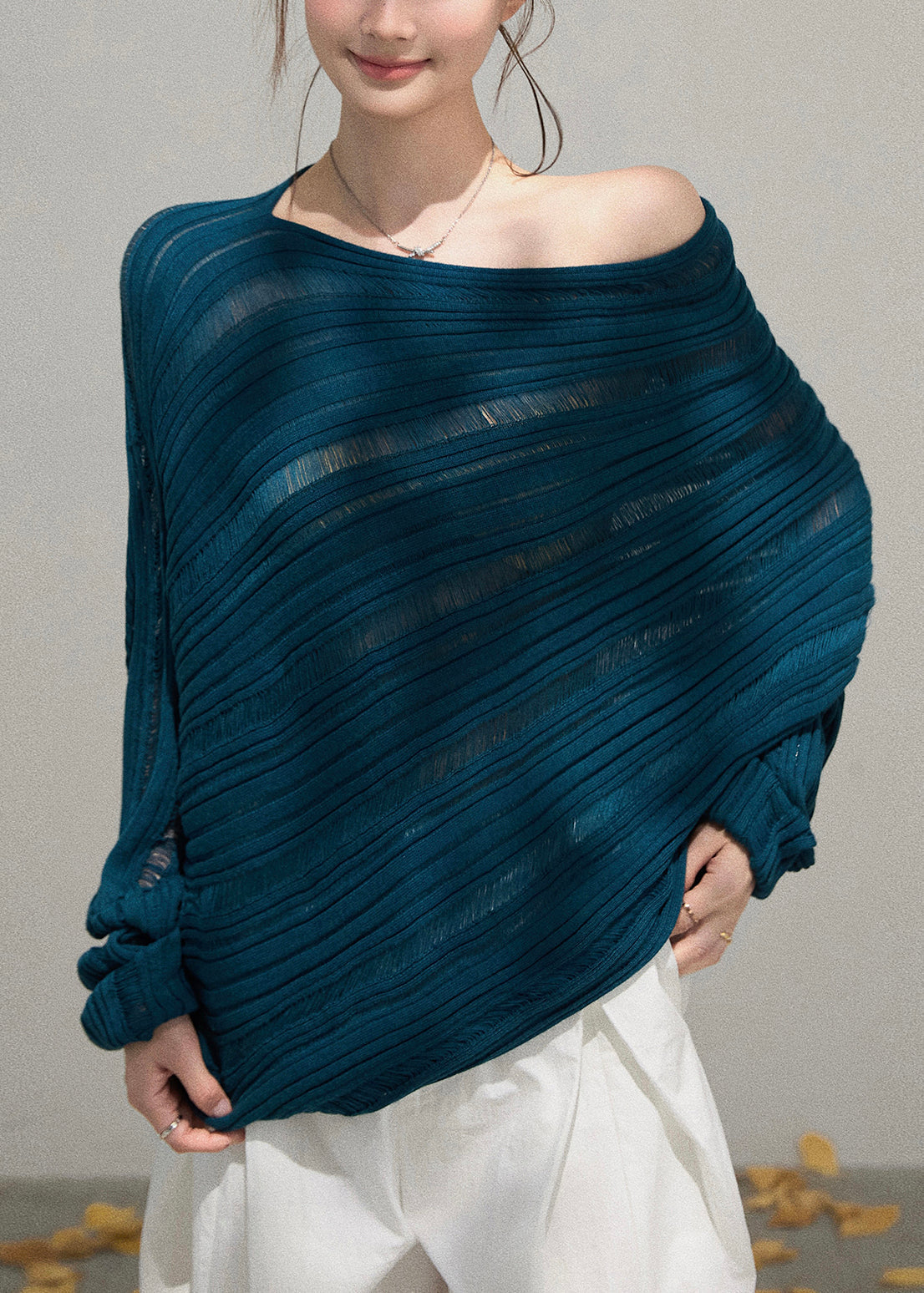 Well Tailored Sweater with a Graceful Silhouette