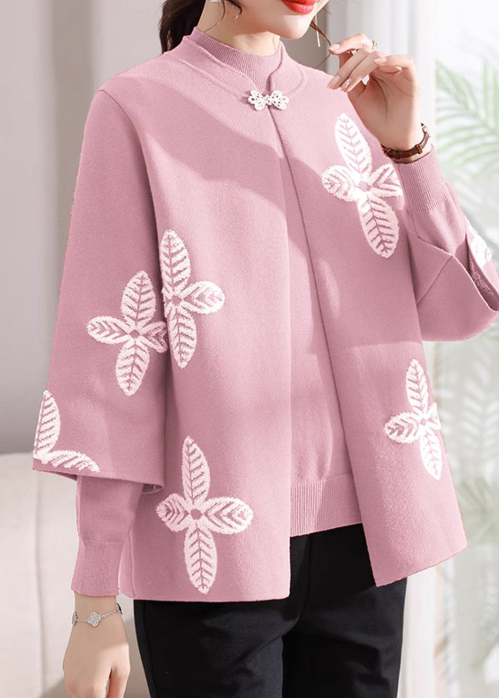 Classic Vintage Sweater with a Flattering Fit