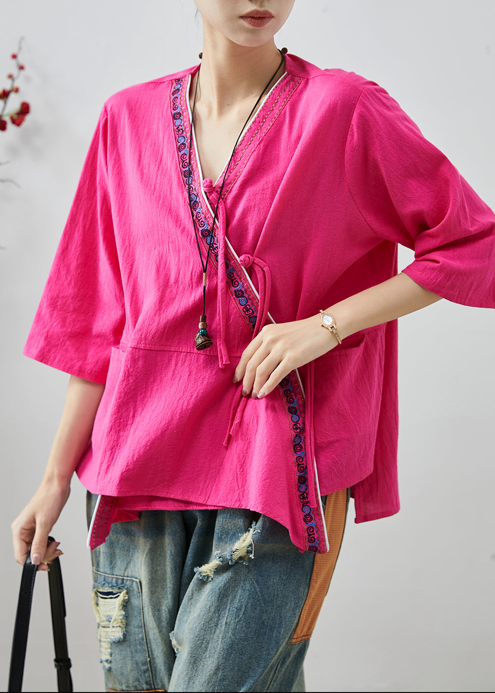 Well Tailored Blouse with a Graceful Silhouette