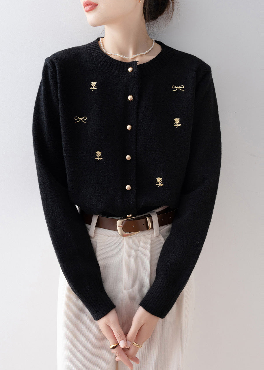 Well Tailored Cardigan with a Graceful Silhouette