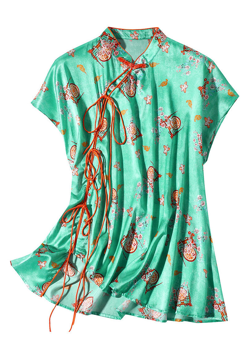 Effortlessly Elegant Top with a Timeless Design