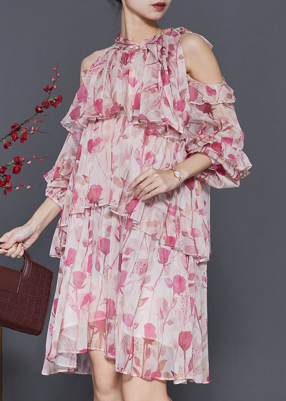 Well Tailored Dress with a Graceful Silhouette