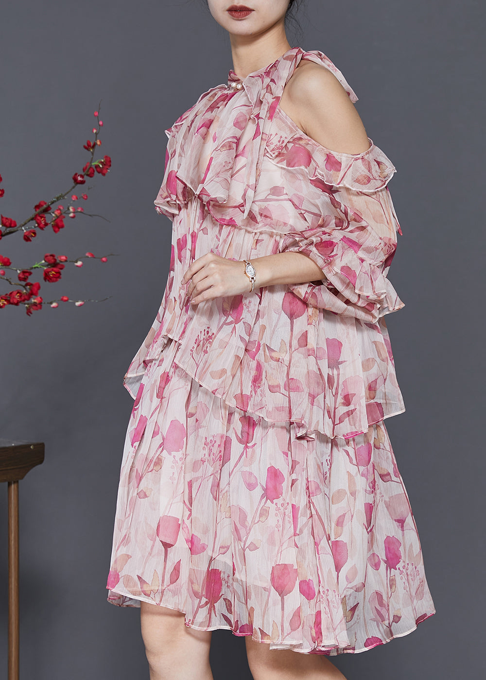 Beautifully Finished Dress in a Timeless Design
