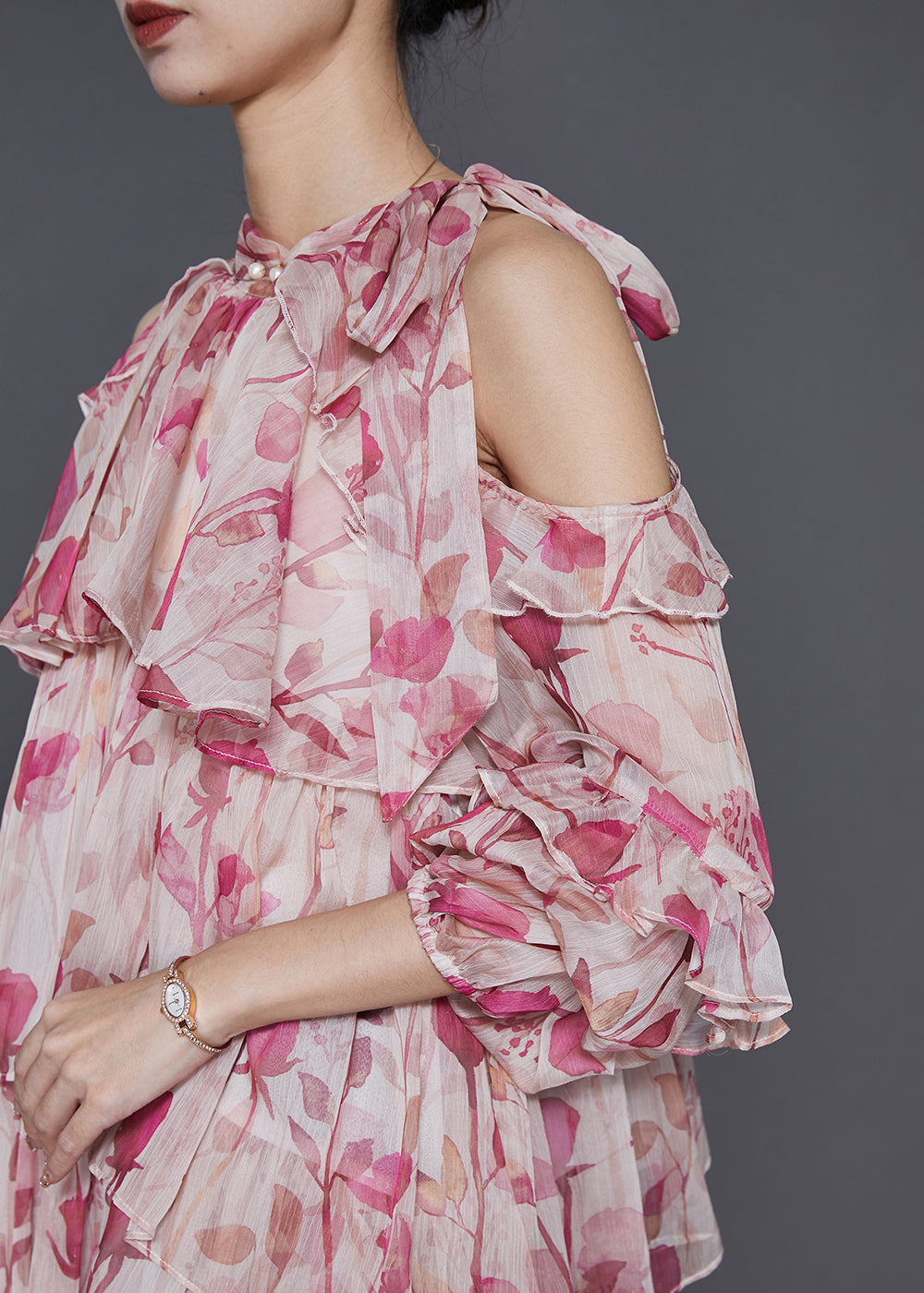 Well Tailored Dress with a Graceful Silhouette