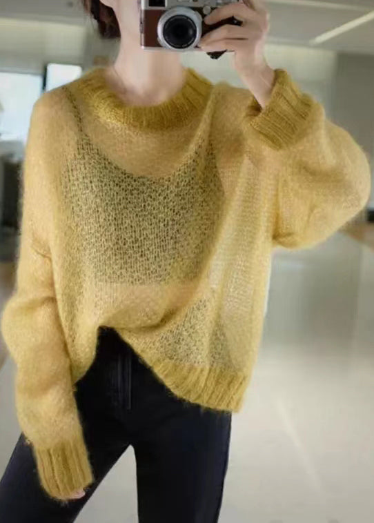 Effortlessly Elegant Top with a Timeless Design