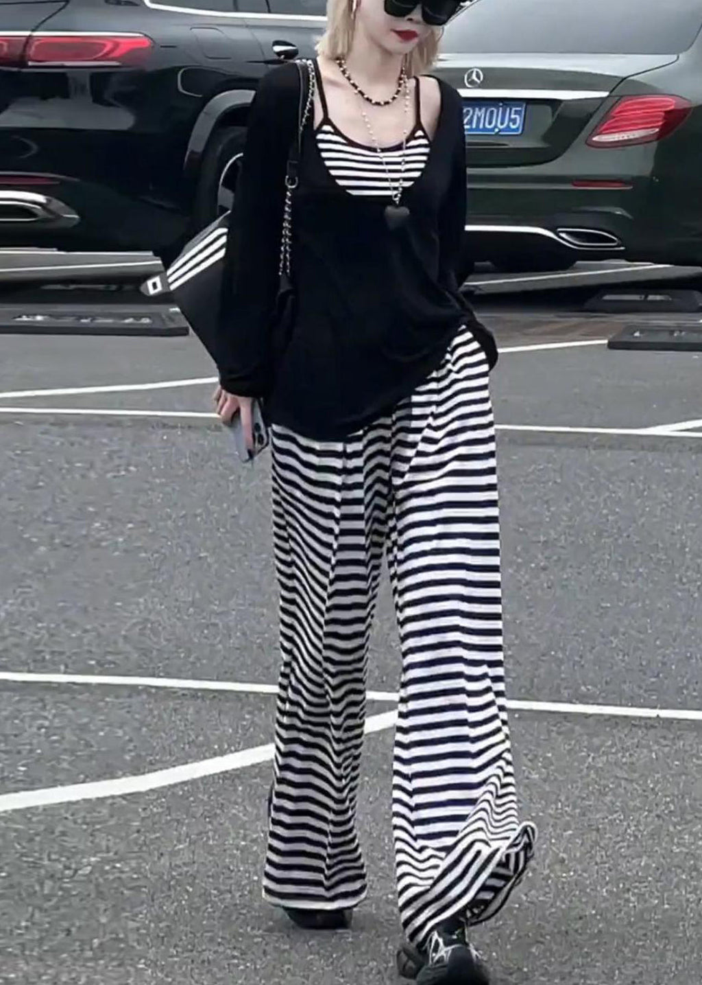 Well Tailored Pants with a Graceful Silhouette
