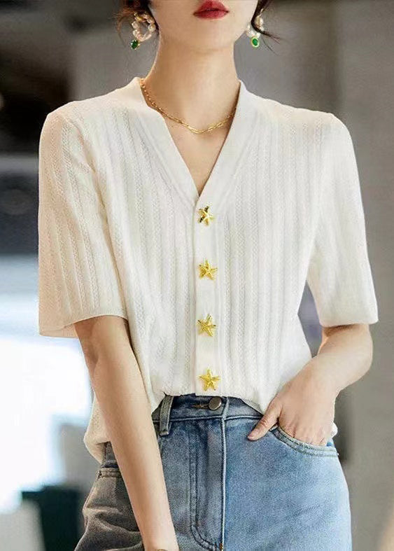 Effortlessly Elegant Shirt with a Timeless Design