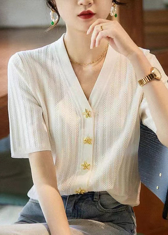 Effortlessly Elegant Shirt with a Timeless Design