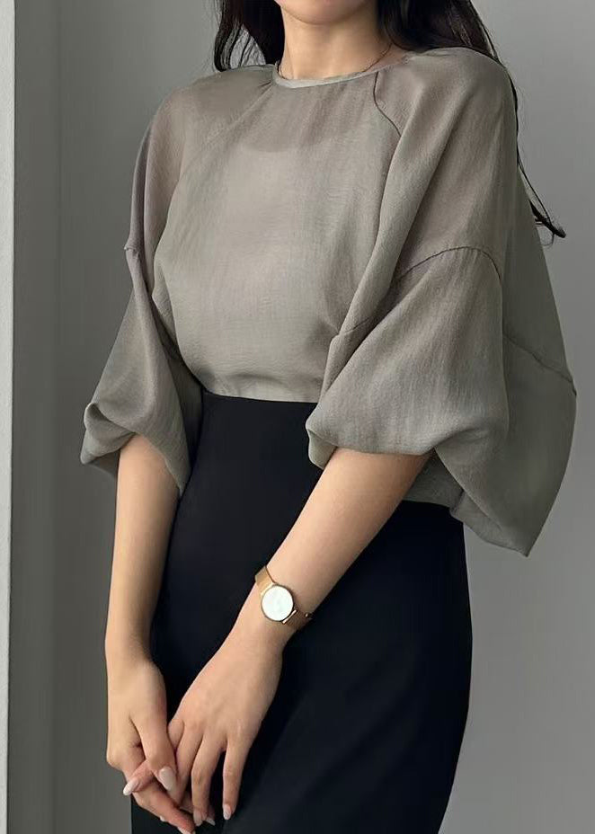 Effortlessly Elegant Top with a Timeless Design