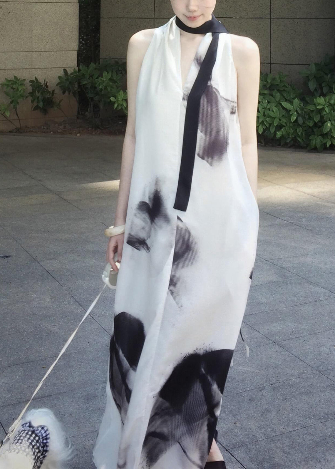 Well Tailored Dress with a Graceful Silhouette