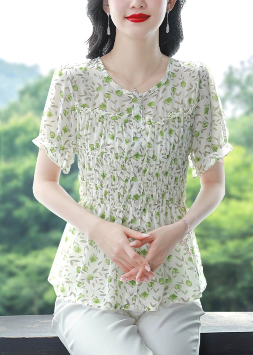 Effortlessly Elegant Shirt with a Timeless Design