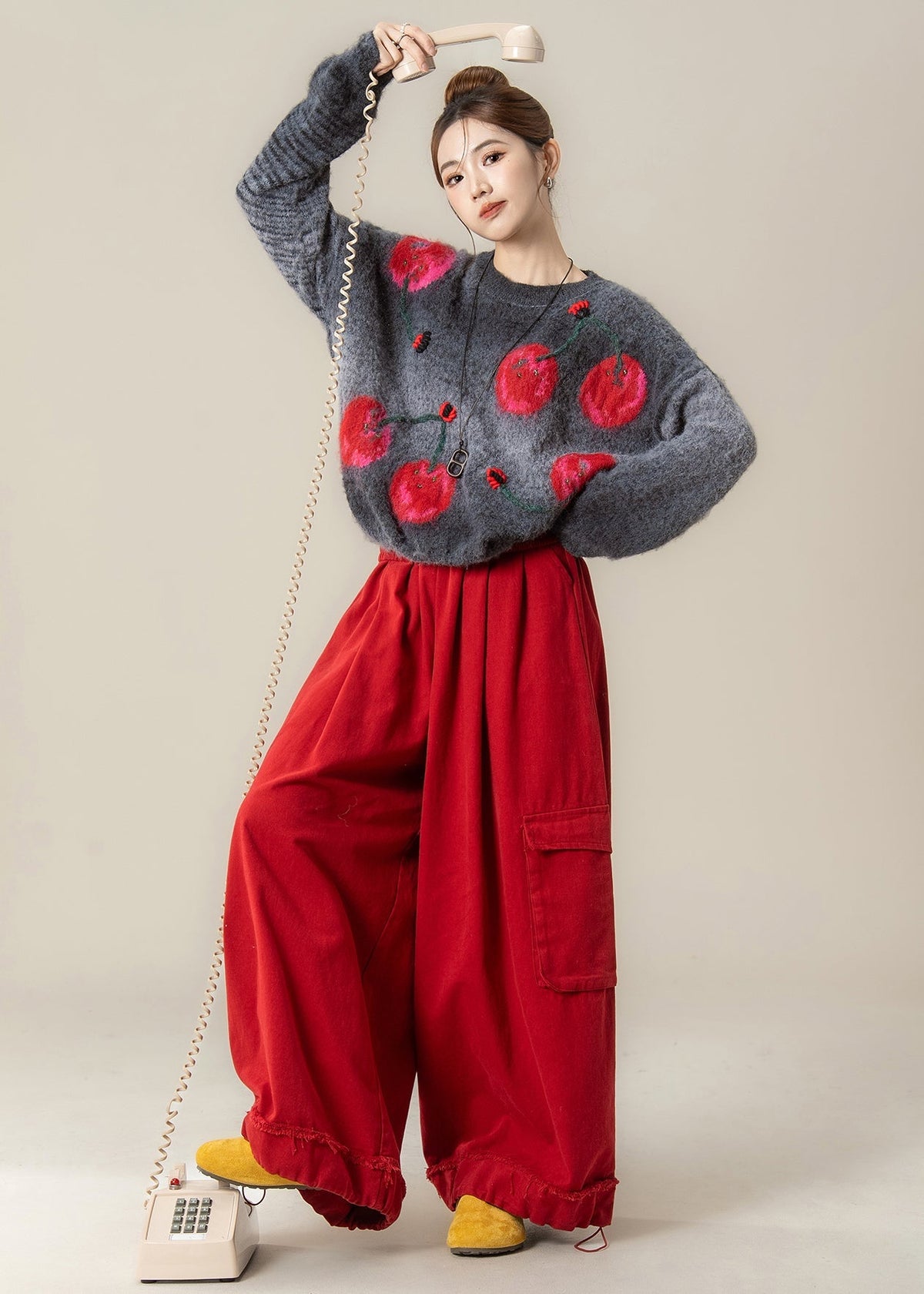 Well Tailored Sweater with a Graceful Silhouette