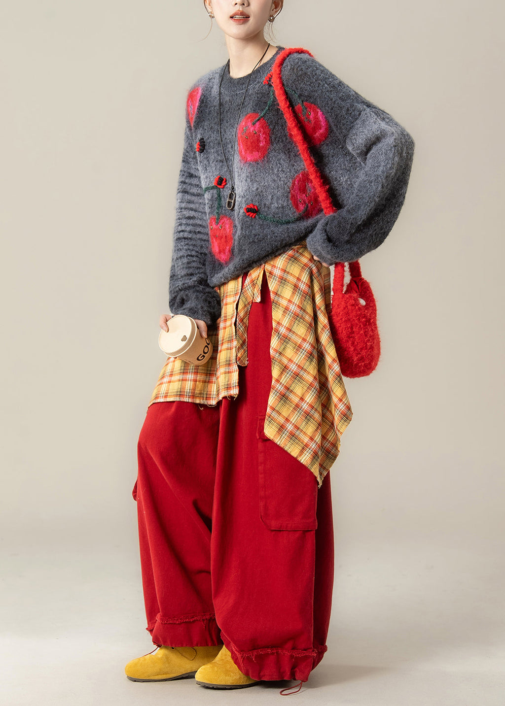 Well Tailored Sweater with a Graceful Silhouette
