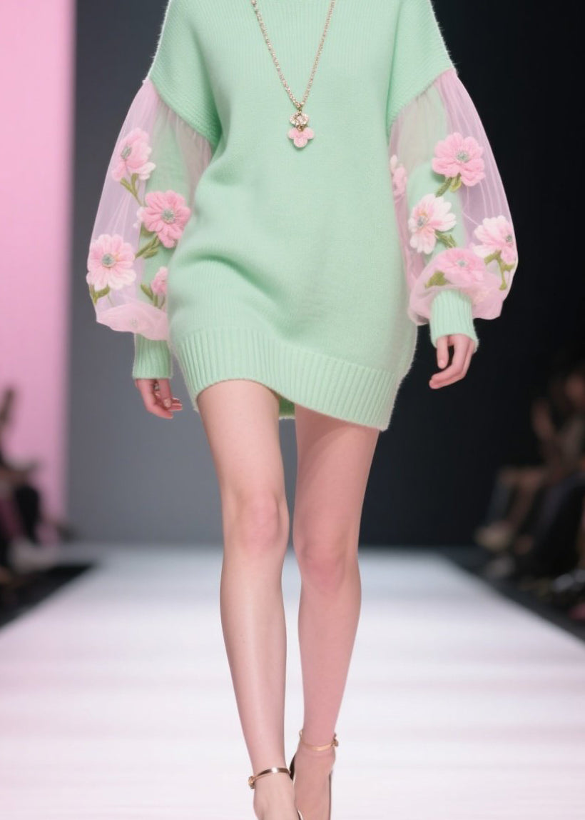 Well Tailored Sweater with a Graceful Silhouette