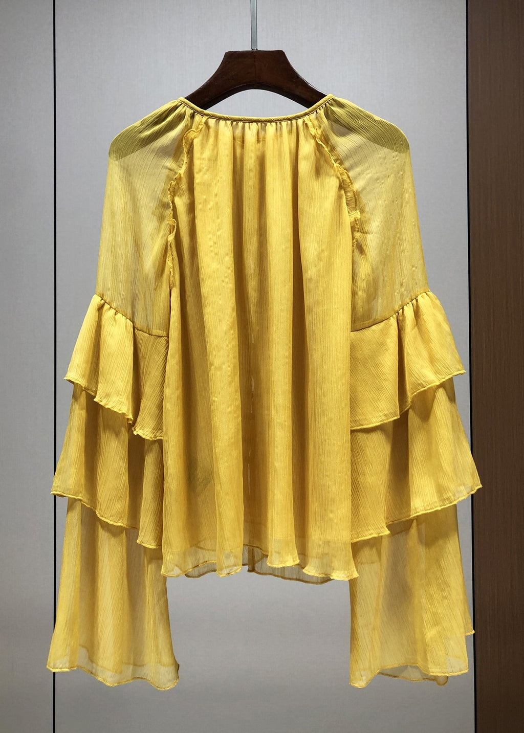 Classic Vintage & Enduringly Stylish Blouse