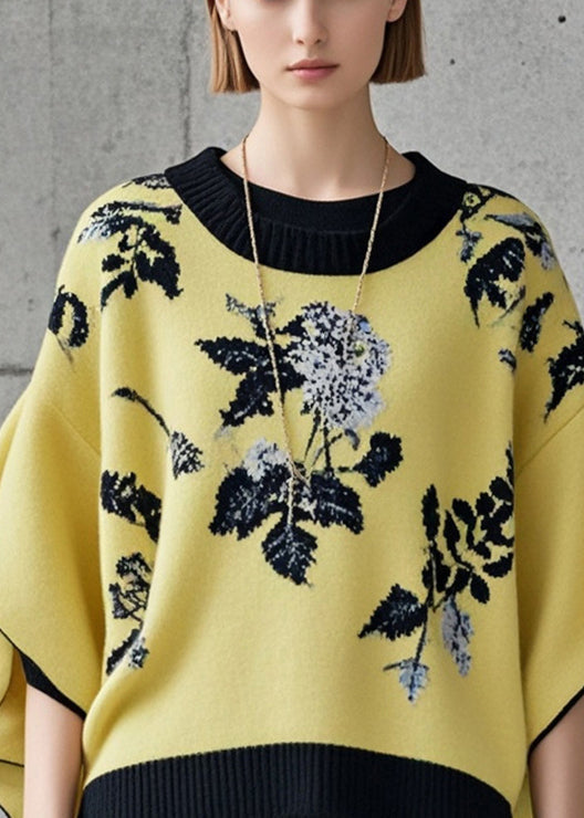 Classic Vintage Pullover with a Flattering Fit
