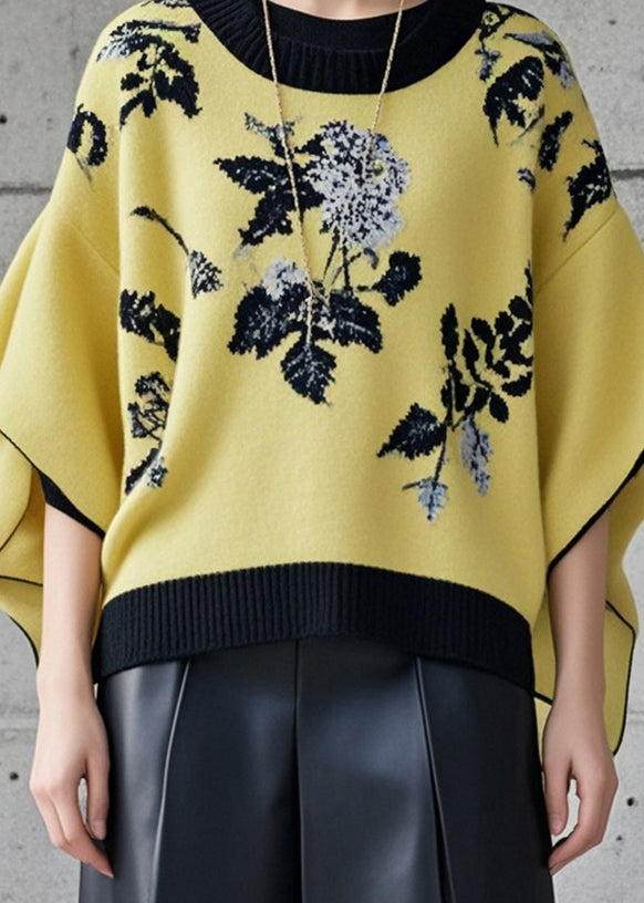 Classic Vintage Pullover with a Flattering Fit