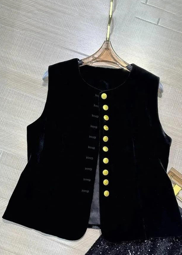 A Vintage Style Coat with Delicate Timeless Details