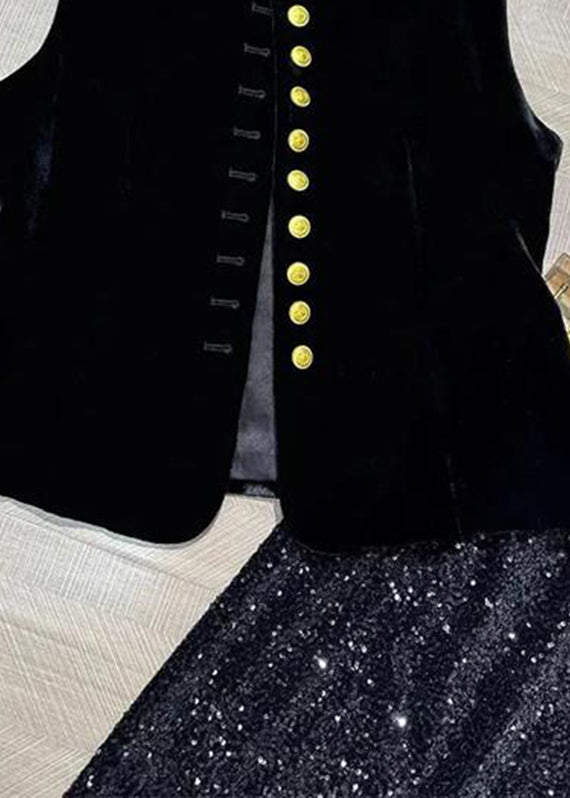 A Vintage Style Coat with Delicate Timeless Details