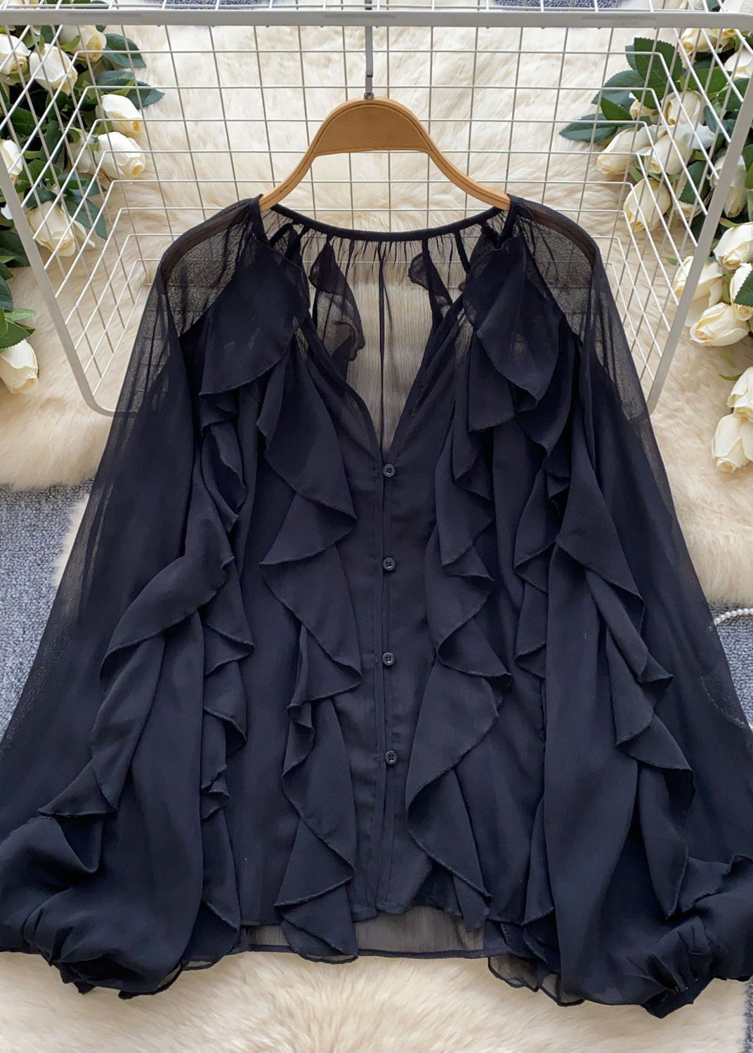 Effortlessly Elegant Shirt with a Timeless Design