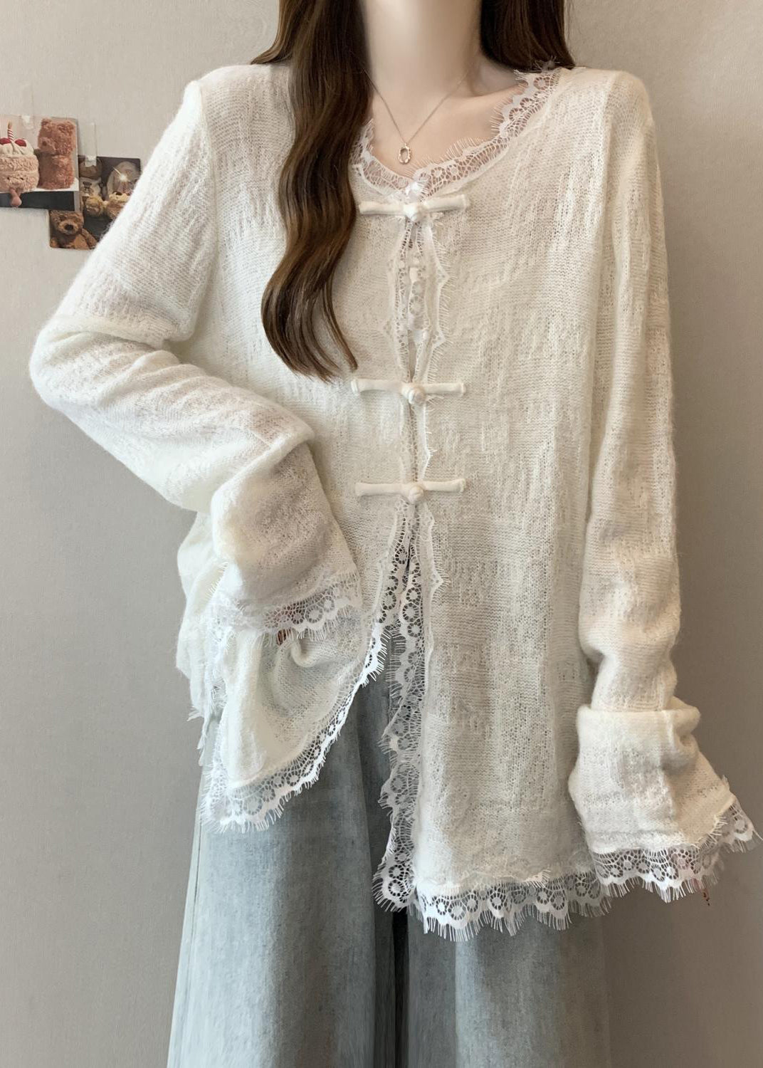 Effortlessly Elegant Cardigan with a Timeless Design
